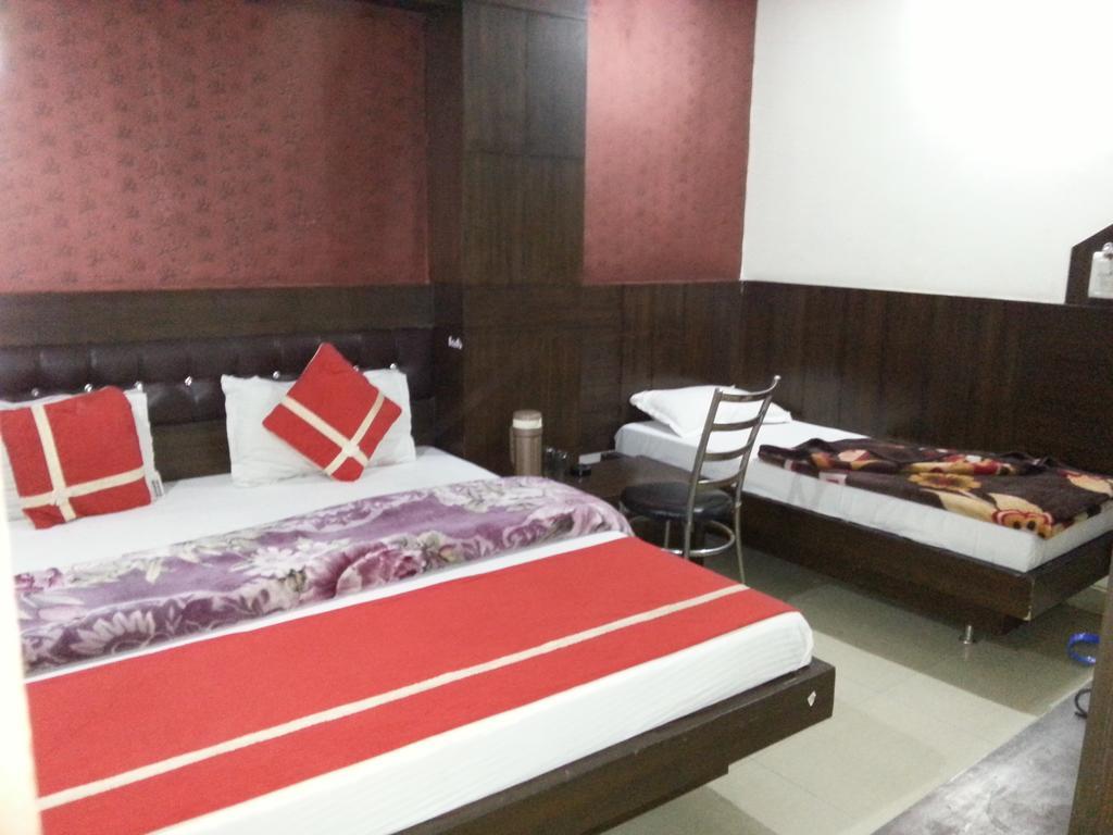 Hotel Shivam International - A Well Hygiene Property All Staff Vaccinated " New Delhi Phòng bức ảnh