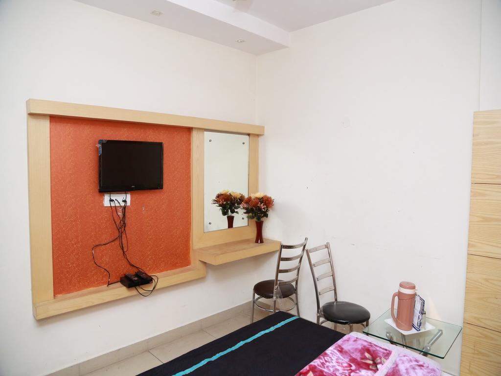 Hotel Shivam International - A Well Hygiene Property All Staff Vaccinated " New Delhi Phòng bức ảnh