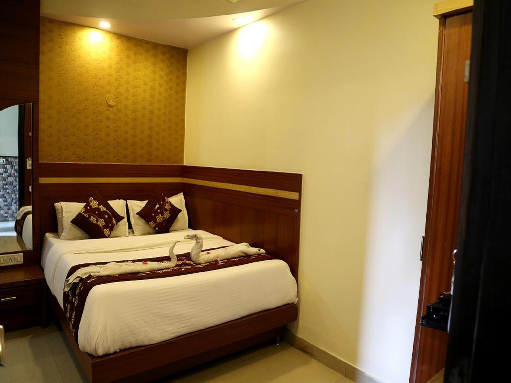 Hotel Shivam International - A Well Hygiene Property All Staff Vaccinated " New Delhi Ngoại thất bức ảnh